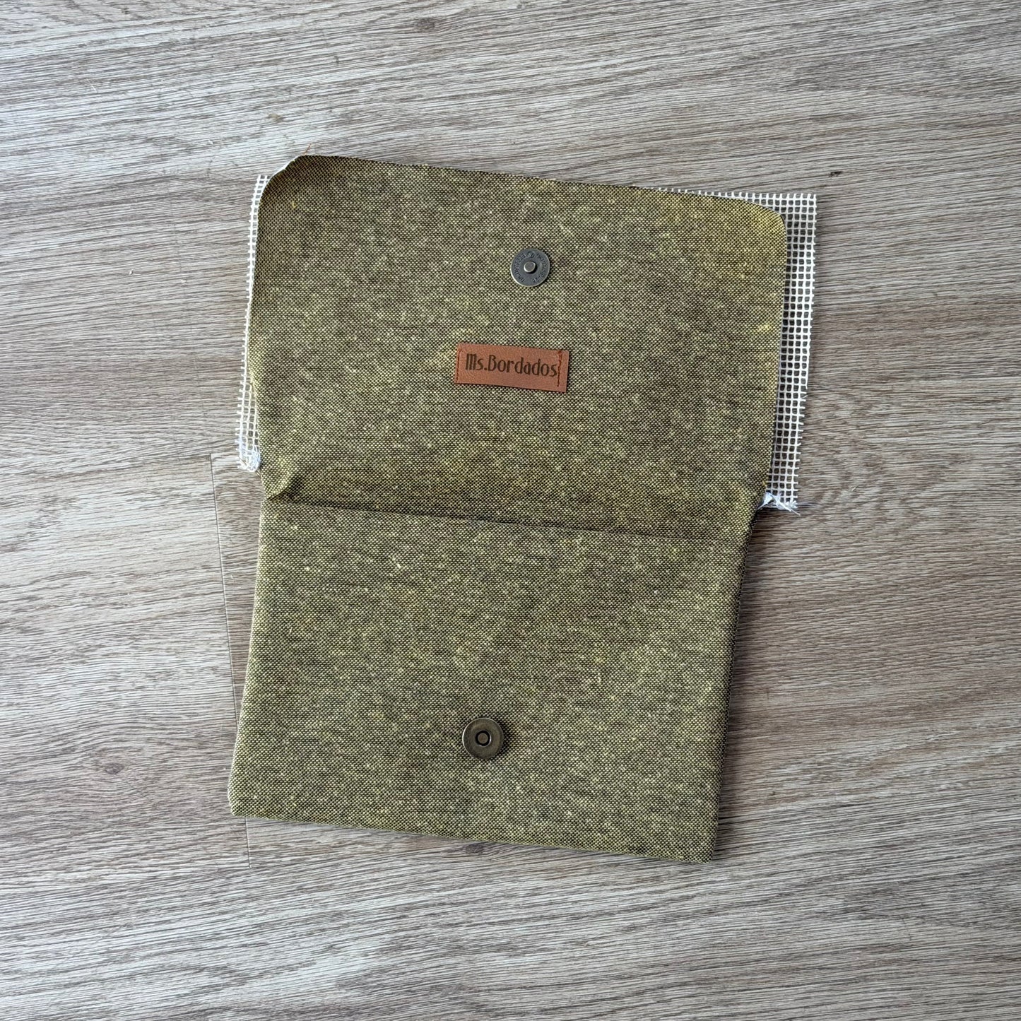 Bolsito amarillo indistinto