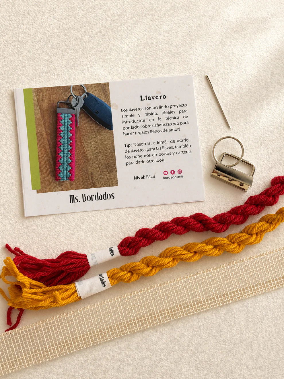 Kit de Bordado en Cañamazo – Llavero Pirámides España