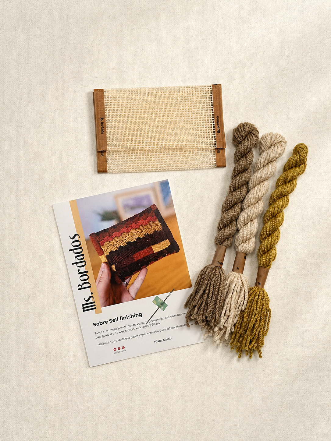 Kit de Bordado en Cañamazo – Sobre LYC Arena