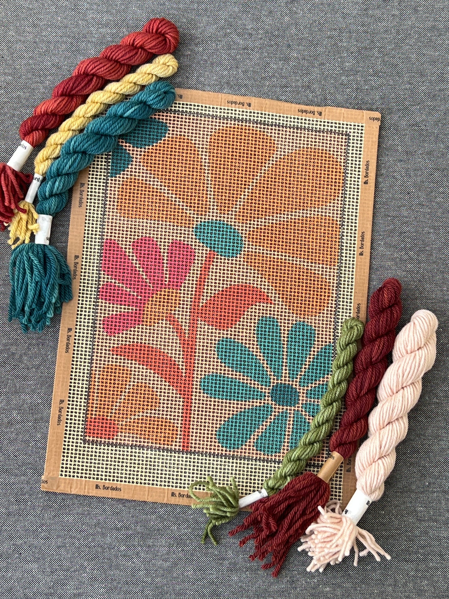 Cañamazo dibujado Cabarita con lanas