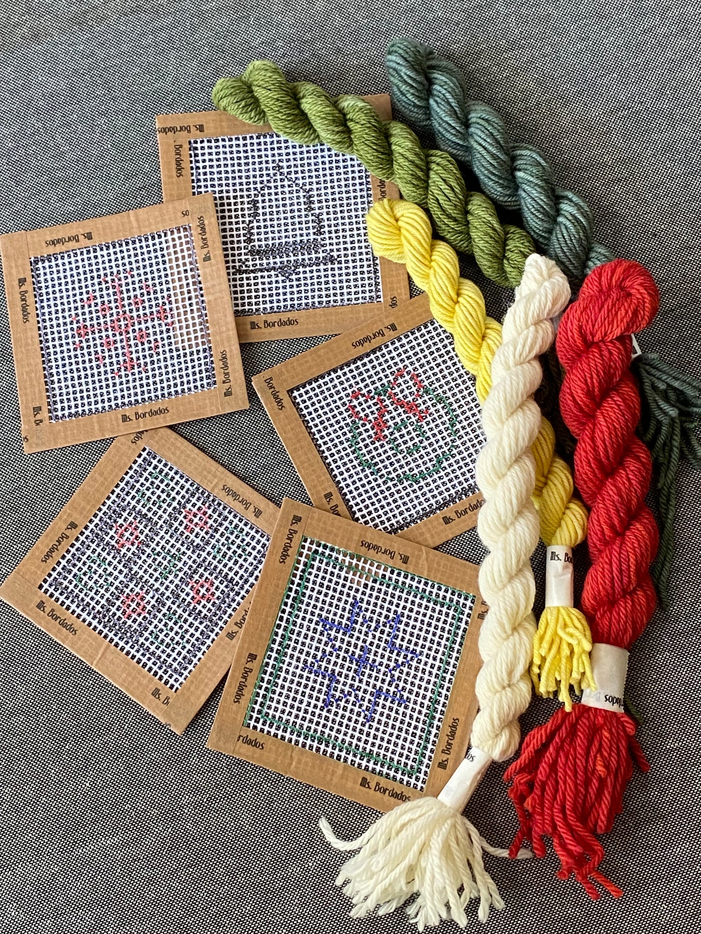 Cuadraditos navideños con lanas