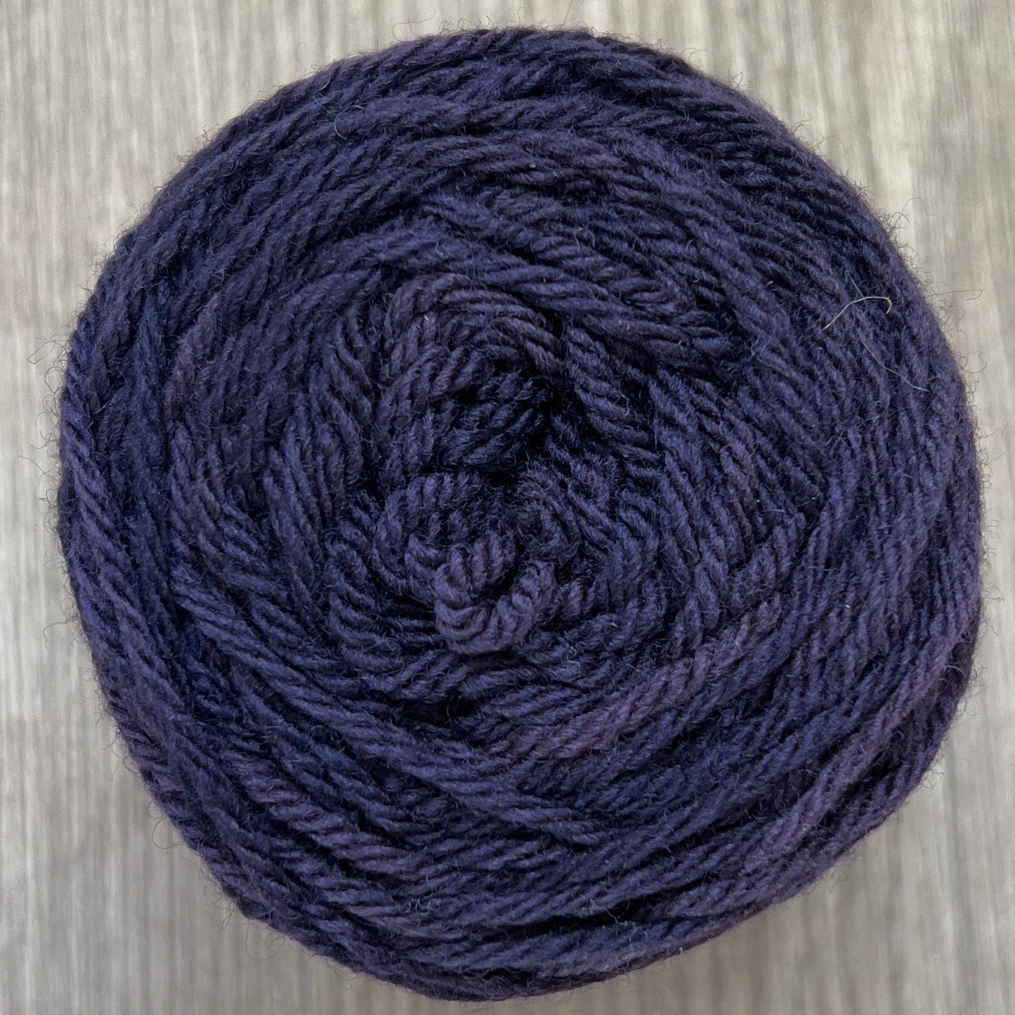 Ovillo de Lana Color Mora 925 - 11