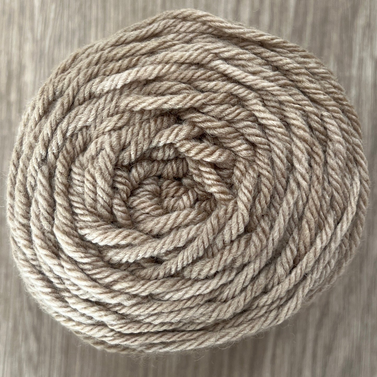 Ovillo de Lana Color Topo 226 - 081