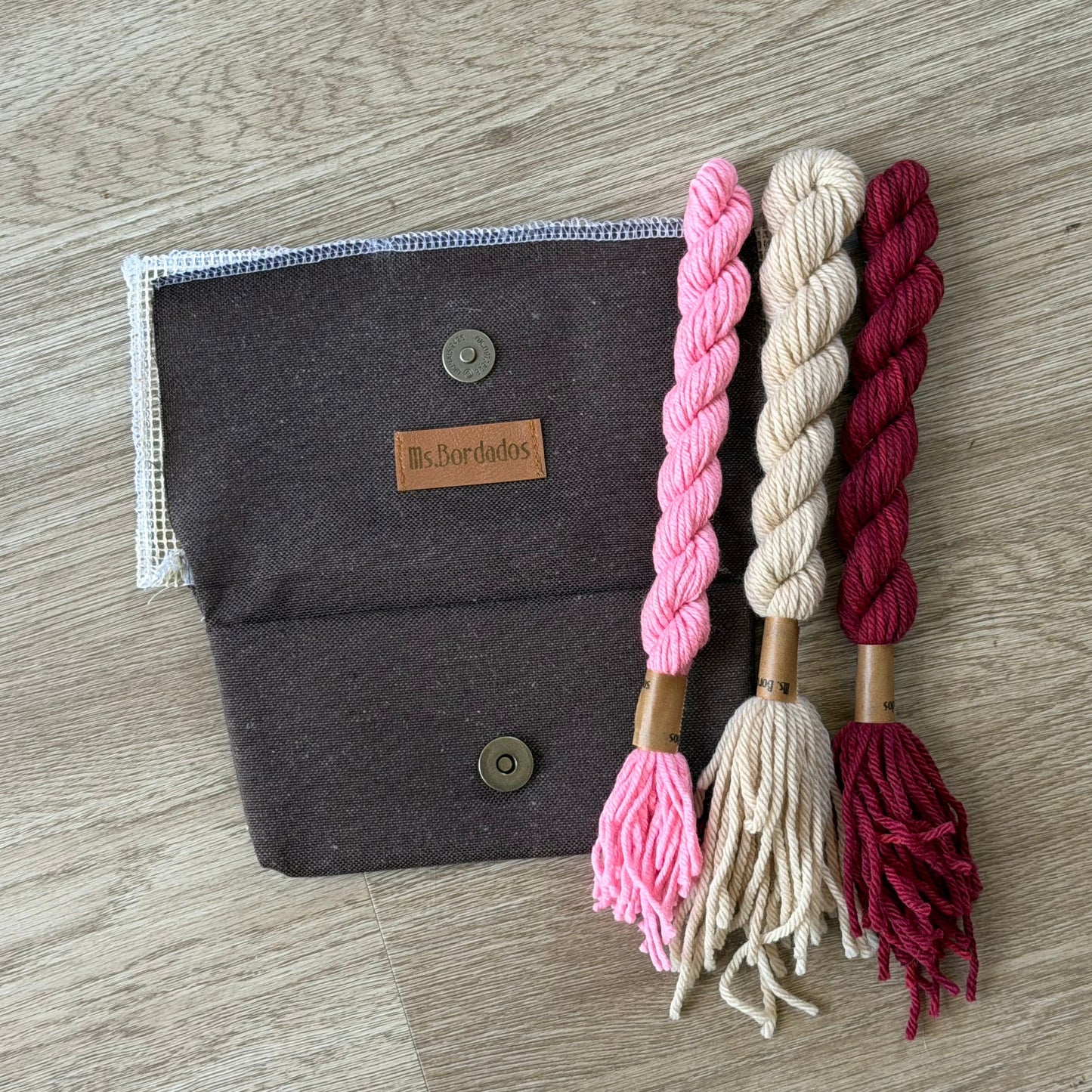 Portalentes marrón lanas rosa