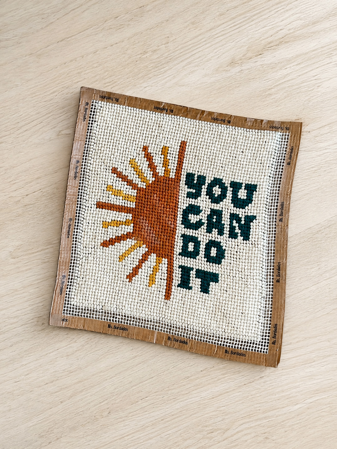 Kit de bordado en petit point - Sol