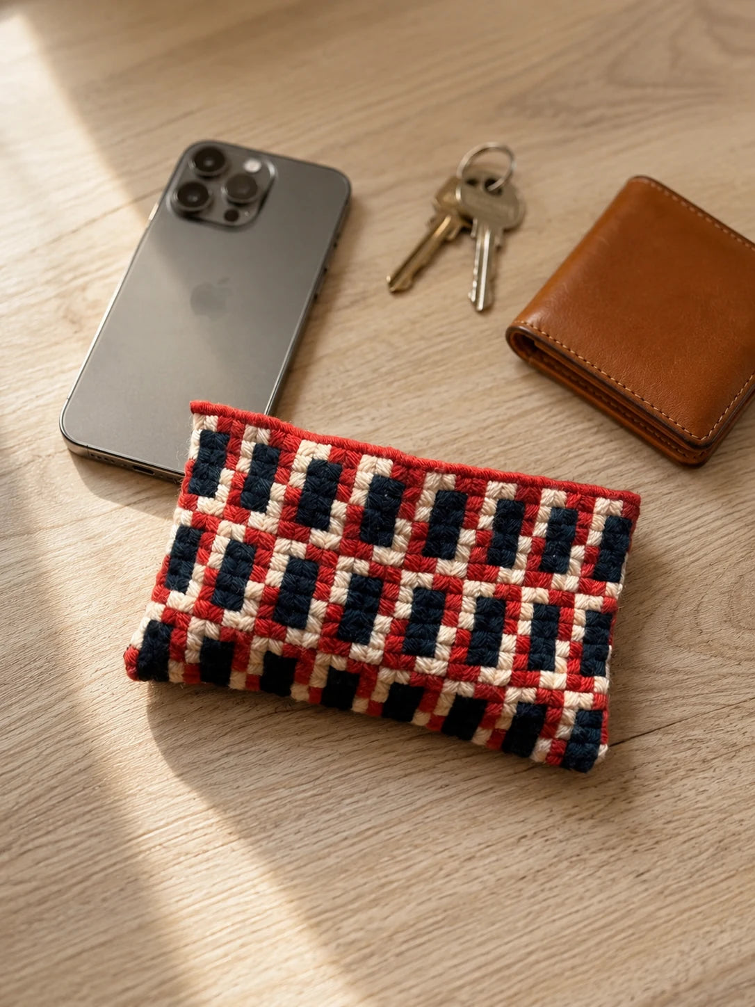 Kit de bordado en cañamazo Bolsito Tweed - detalle del diseño | Ms. Bordados