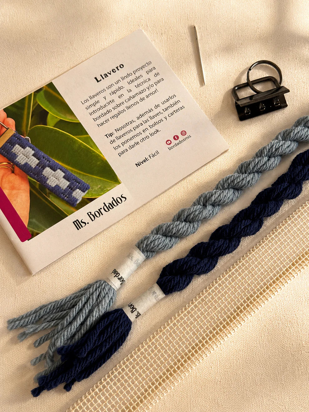 Kit de Bordado en Cañamazo – Llavero Cruces Blue