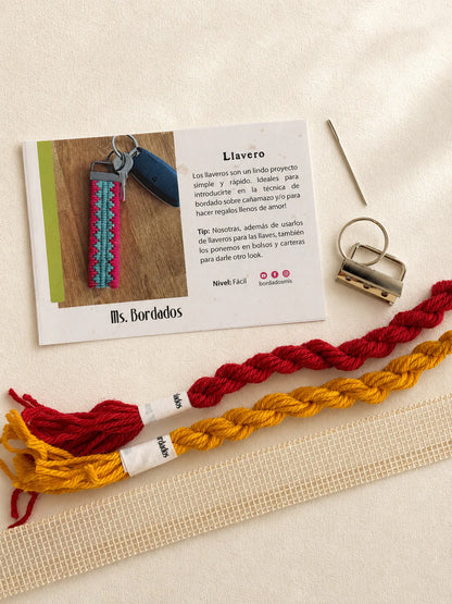 Kit de Bordado en Cañamazo – Llavero Pirámides España