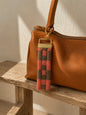 Kit de Bordado en Cañamazo – Llavero Cubos Coral y Camel
